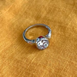 NWOT 2.0 Ct Bezel Set White Topaz Ring Sz 6.25